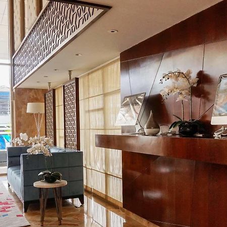 Louis Kienne Hotel Pandanaran Семаранг Екстериор снимка
