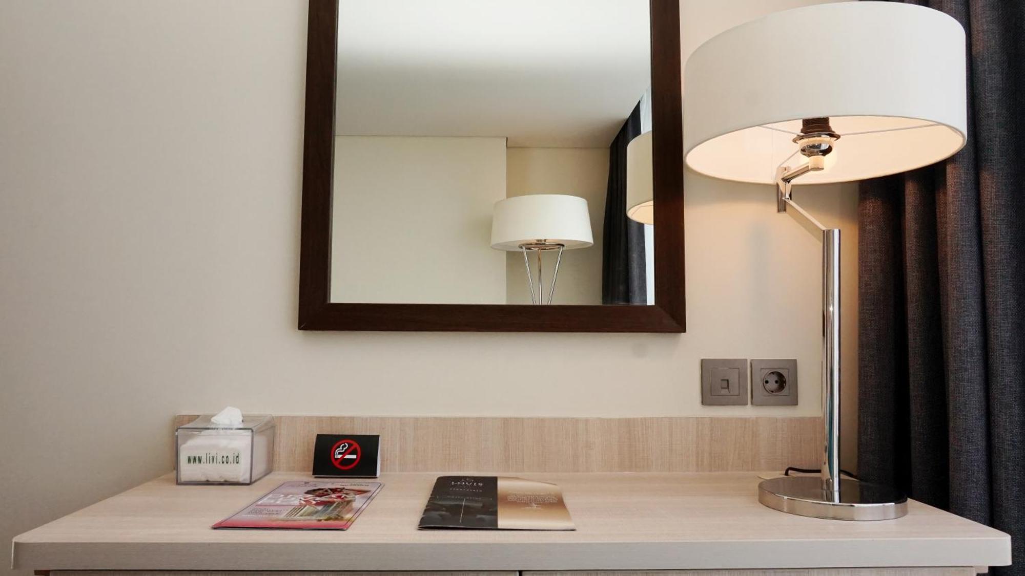 Louis Kienne Hotel Pandanaran Семаранг Екстериор снимка