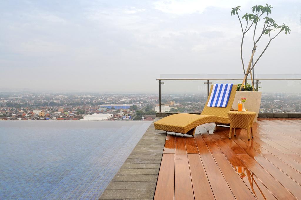 Louis Kienne Hotel Pandanaran Семаранг Екстериор снимка
