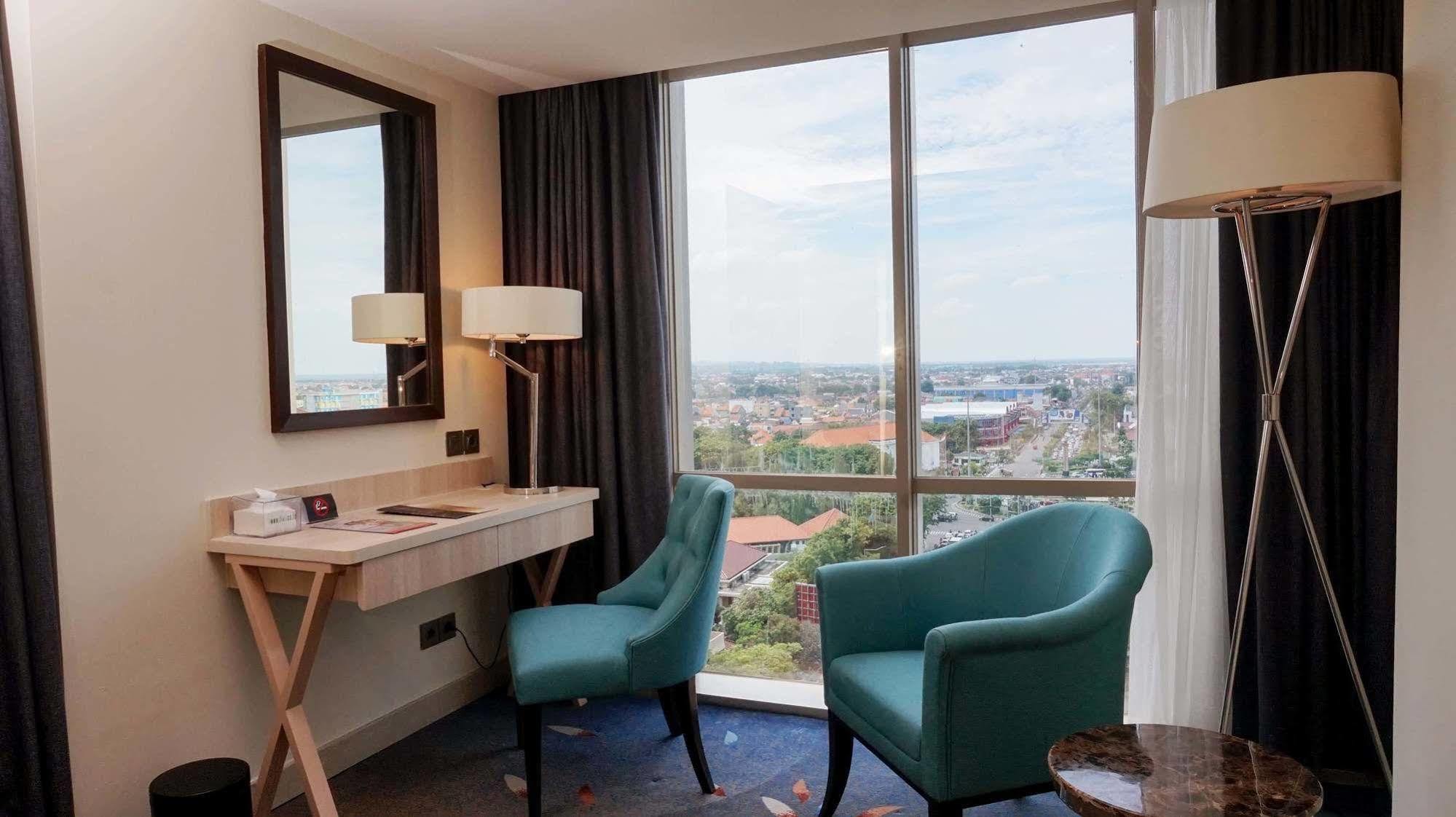Louis Kienne Hotel Pandanaran Семаранг Екстериор снимка